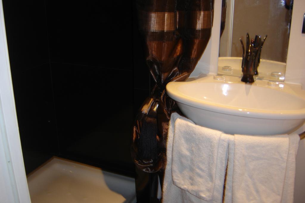 Domus Borgognona Hotel Rome