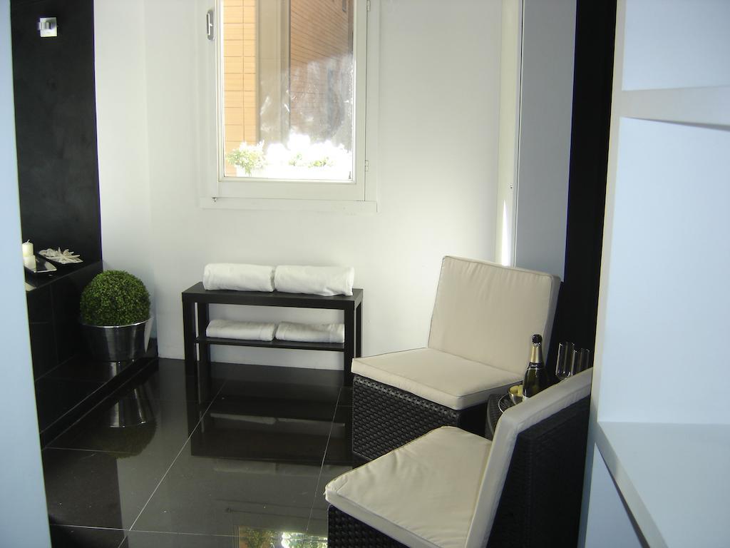 Hotel Domus Borgognona Rome