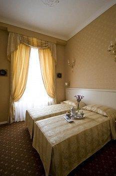 Domus Borgognona Hotel Rome