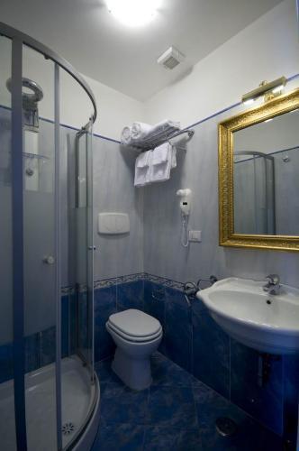 Hotel Domus Borgognona Roma